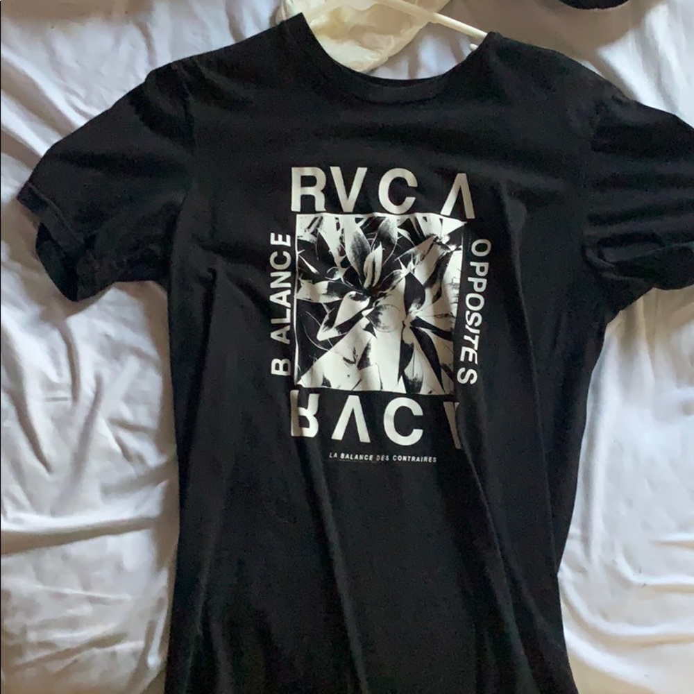 Graphic tee